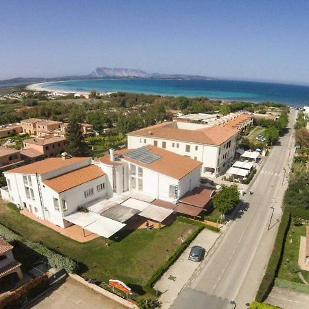 Hotel Al Faro Сан Теодоро Екстериор снимка