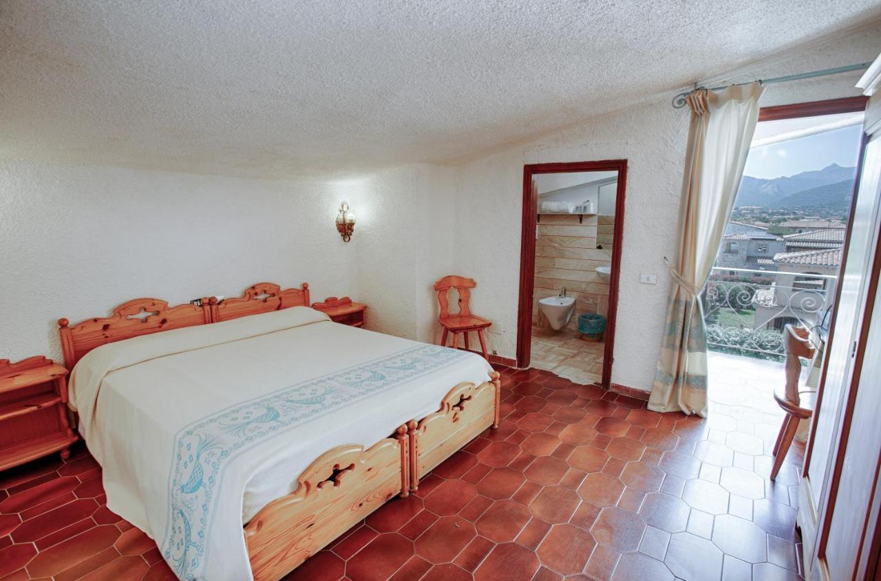 Hotel Al Faro Сан Теодоро Екстериор снимка